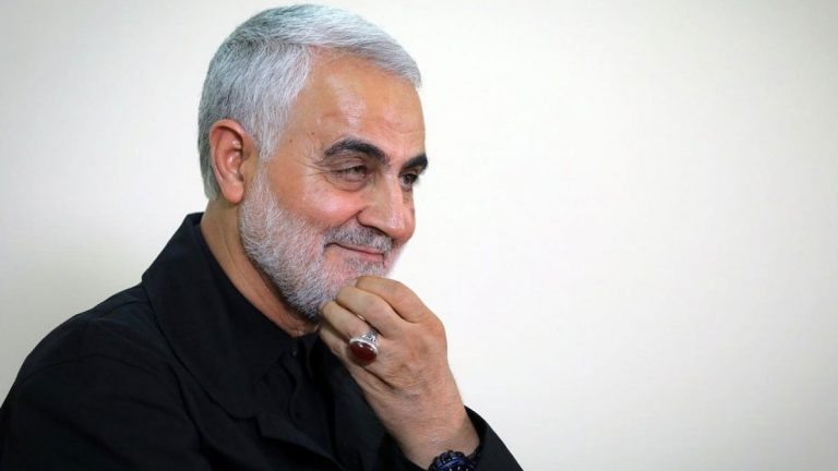 مقتدى الصدر يزور منزل قاسم سليماني