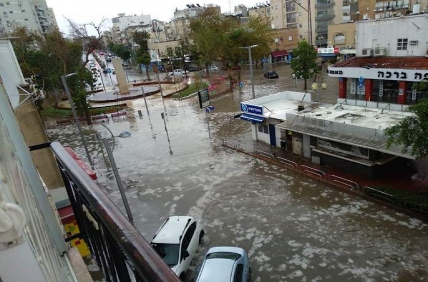 إسرائيل تغرق فى شبر مياه