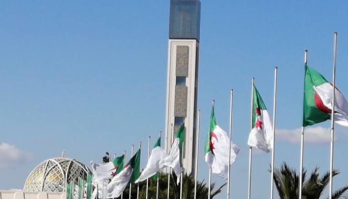 الجزائر تؤكد رفضها أي تدخل أجنبي في ليبيا