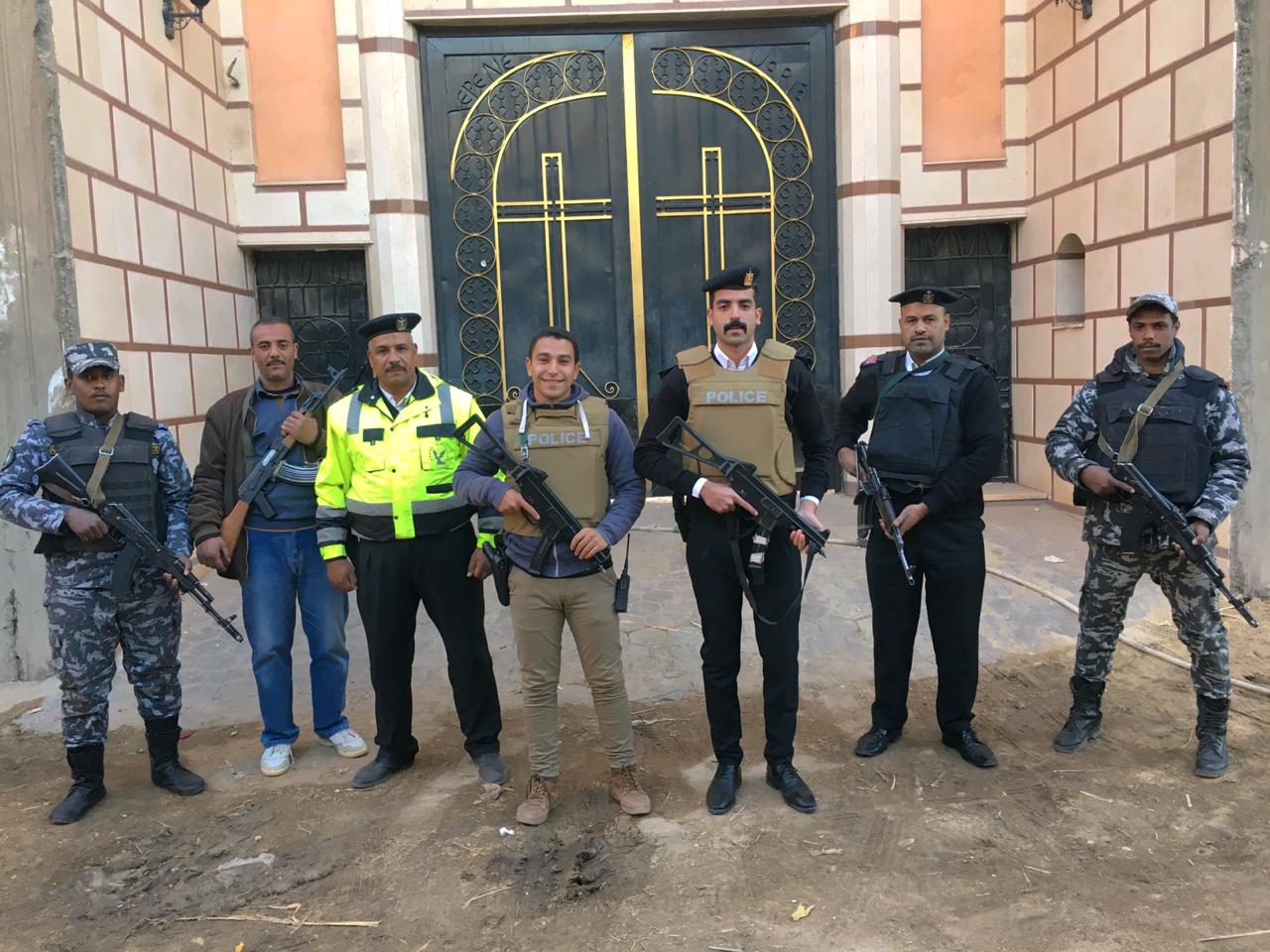 تفتيش الوافدين على الكنائس بالاقصر خلال اعياد الميلاد