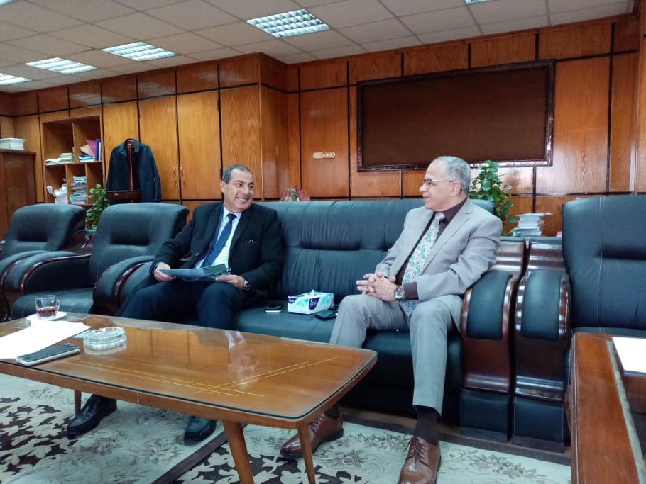 نائب رئيس جامعة الأزهر يبحث أوجه التعاون مع بحوث البترول لتط