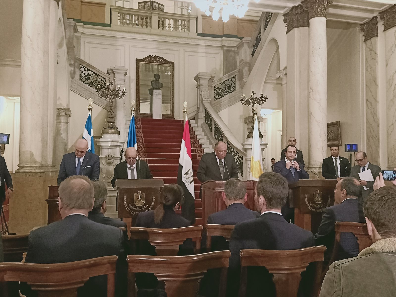 جانب من أعمال المؤتمر الصحفي جانب من أعمال المؤتمر الصحفي