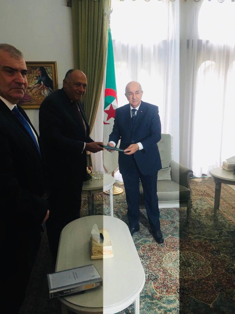 جانب من اللقاء جانب من اللقاء