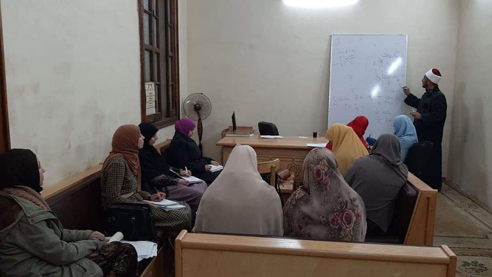 جانب من محاضرات البرنامج جانب من محاضرات البرنامج