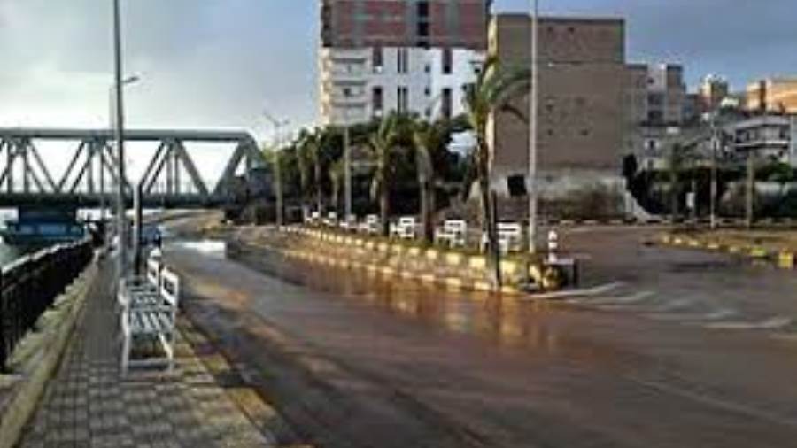 نشر خدمات وسيارات شفط المياه تزامنا مع تحذيرات الأرصاد