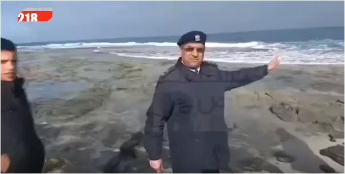 الشرطة الليبية تحدد موقع ذبح المصريين الأقباط الشرطة الليبية تحدد موقع ذبح المصريين الأقباط