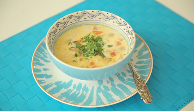طريقة عمل شوربة الدجاج والخضروات
