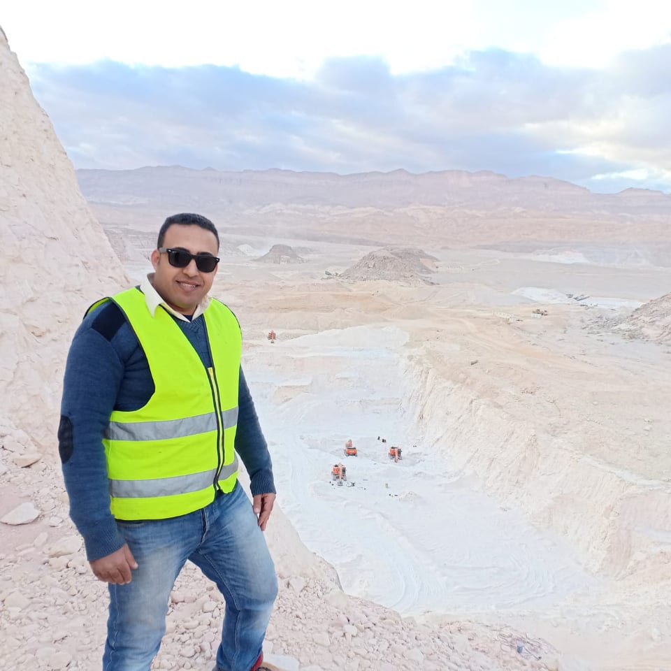 محمد غريب أبوعميرة وكيل نقابة العلميين