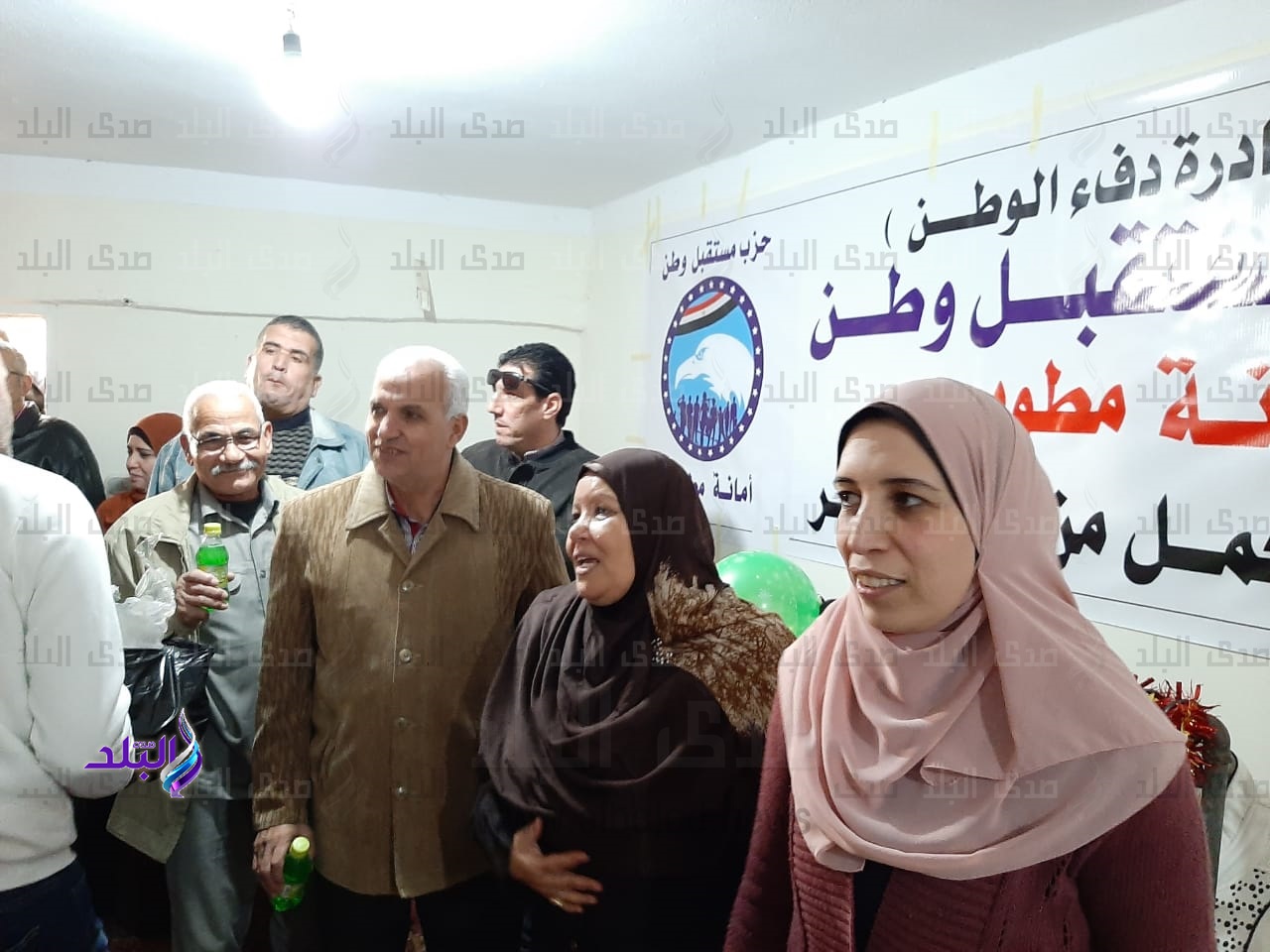 مستقبل وطن يوزع البطاطين والملابس مجانًا في كفر الشيخ