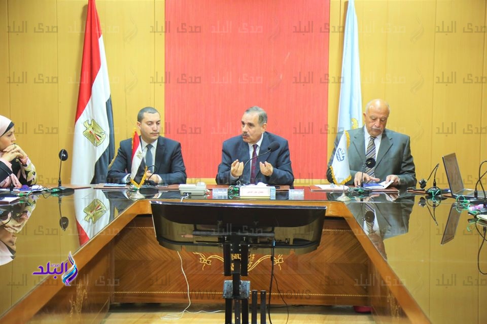محافظ كفر الشيخ يناقش مع النواب مشاكل المنظومة التعليمية