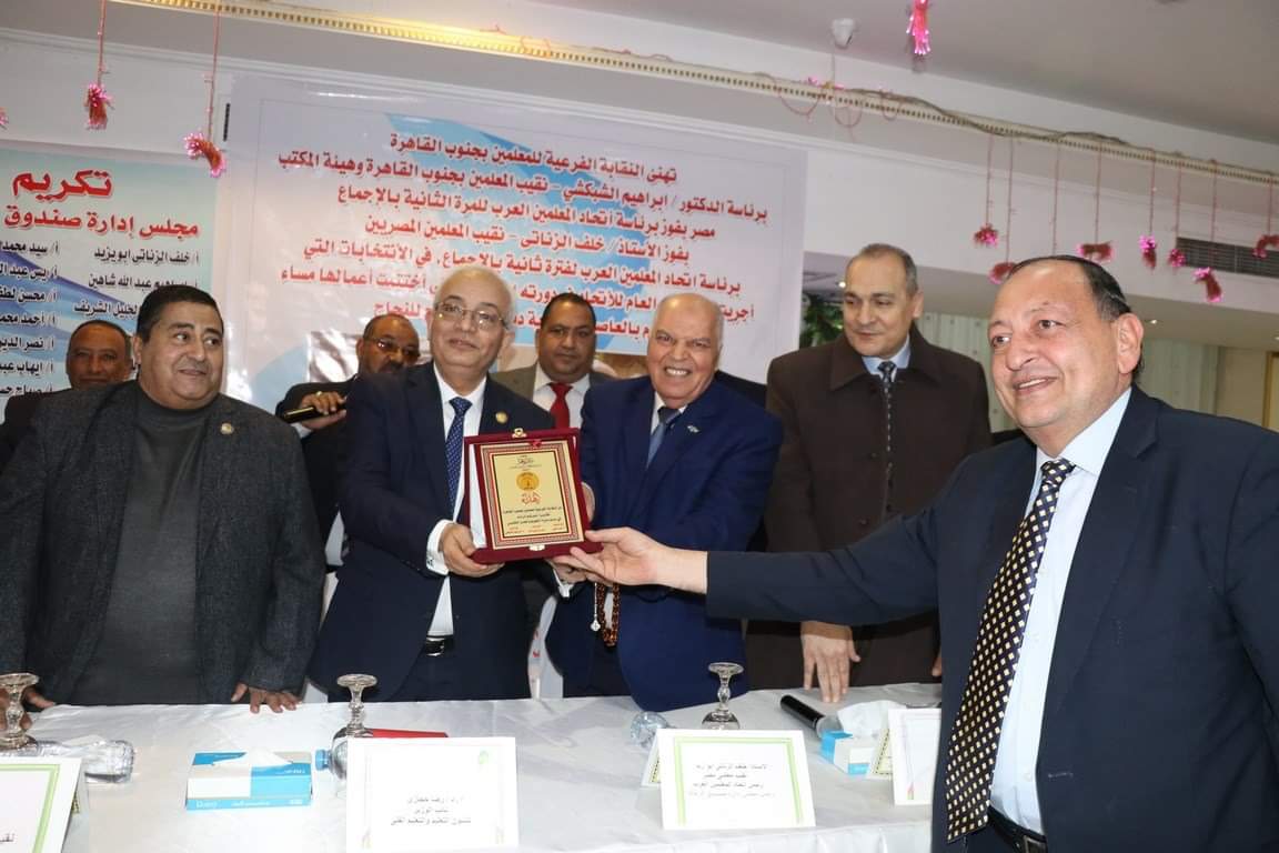 محمود حجازي خلال تكريمه بنقابة المعلمين