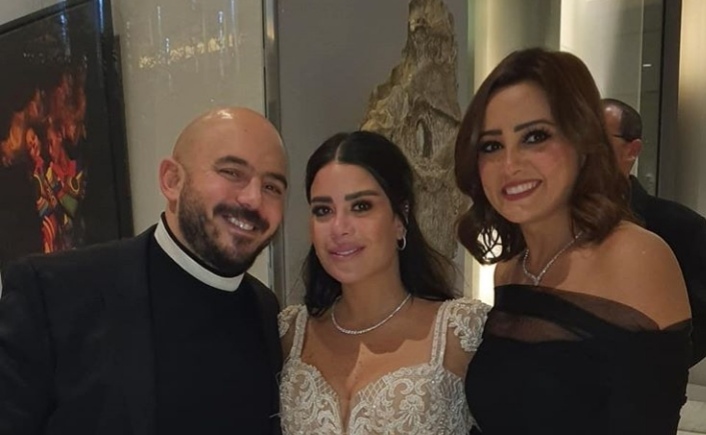 بشري تخطف الأنظار فى حفل زفاف العسيلي بشري تخطف الأنظار فى حفل زفاف العسيلي