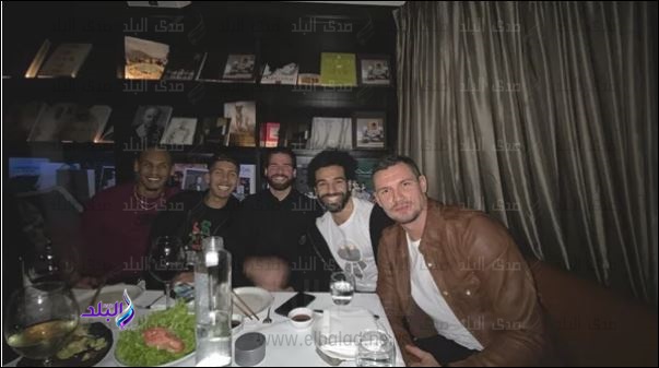 محمد صلاح مع أصدقائه محمد صلاح مع أصدقائه