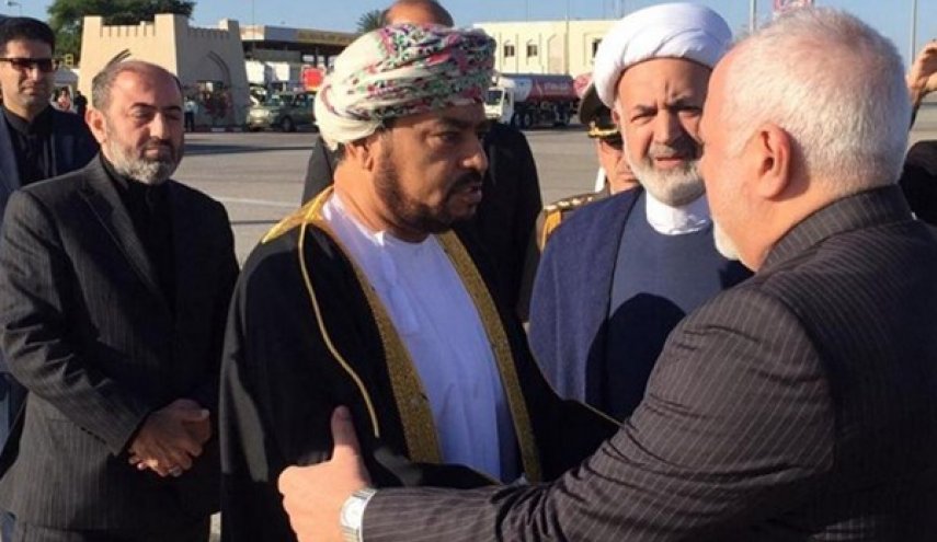 زير الخارجية الإيراني يقدم واجب التعازى فى وفاة السلطان قابو