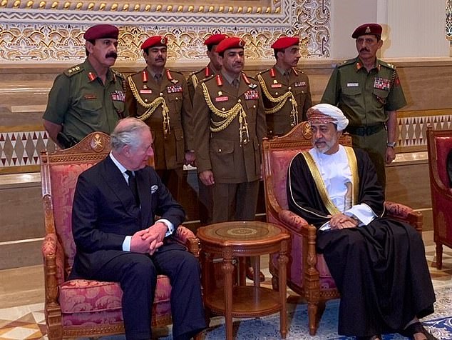 الأمير تشارلز والسلطان هيثم بن طارق الأمير تشارلز والسلطان هيثم بن طارق