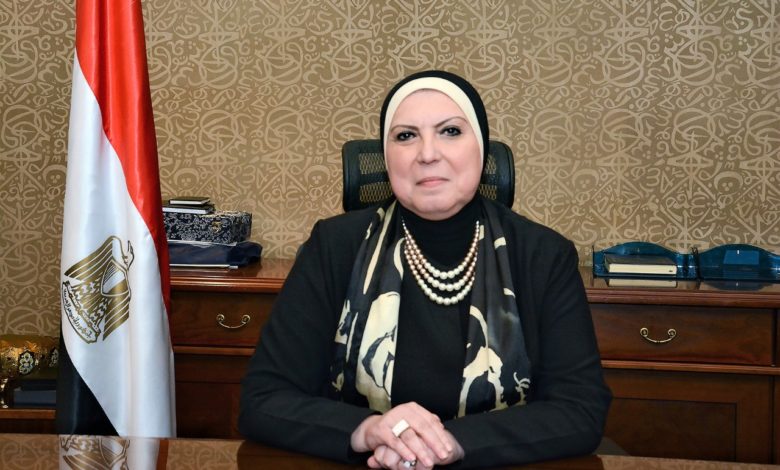  نيفين جامع وزيرة التجارة والصناعة