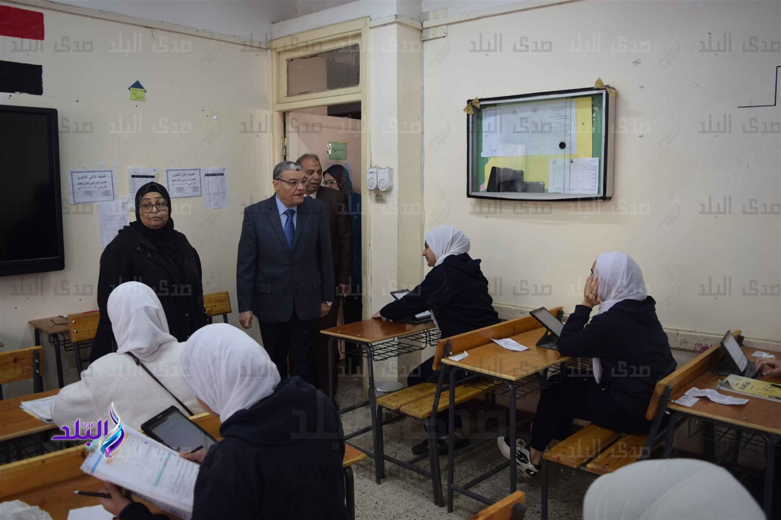 امتحانات الصفين الاول والثاني الثانوي