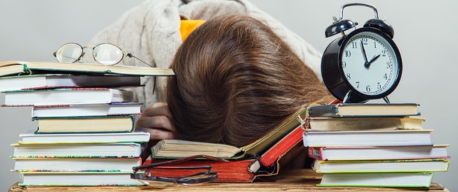  كيف تتخلص الأسره من كابوس قلق الامتحانات ؟