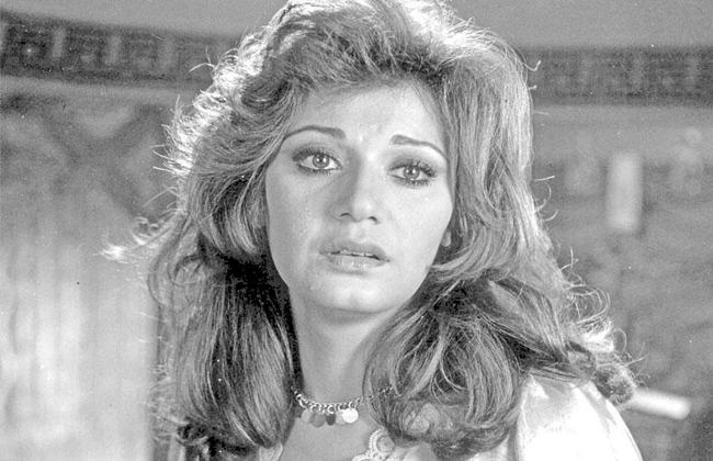 الفنانة مديحة كامل