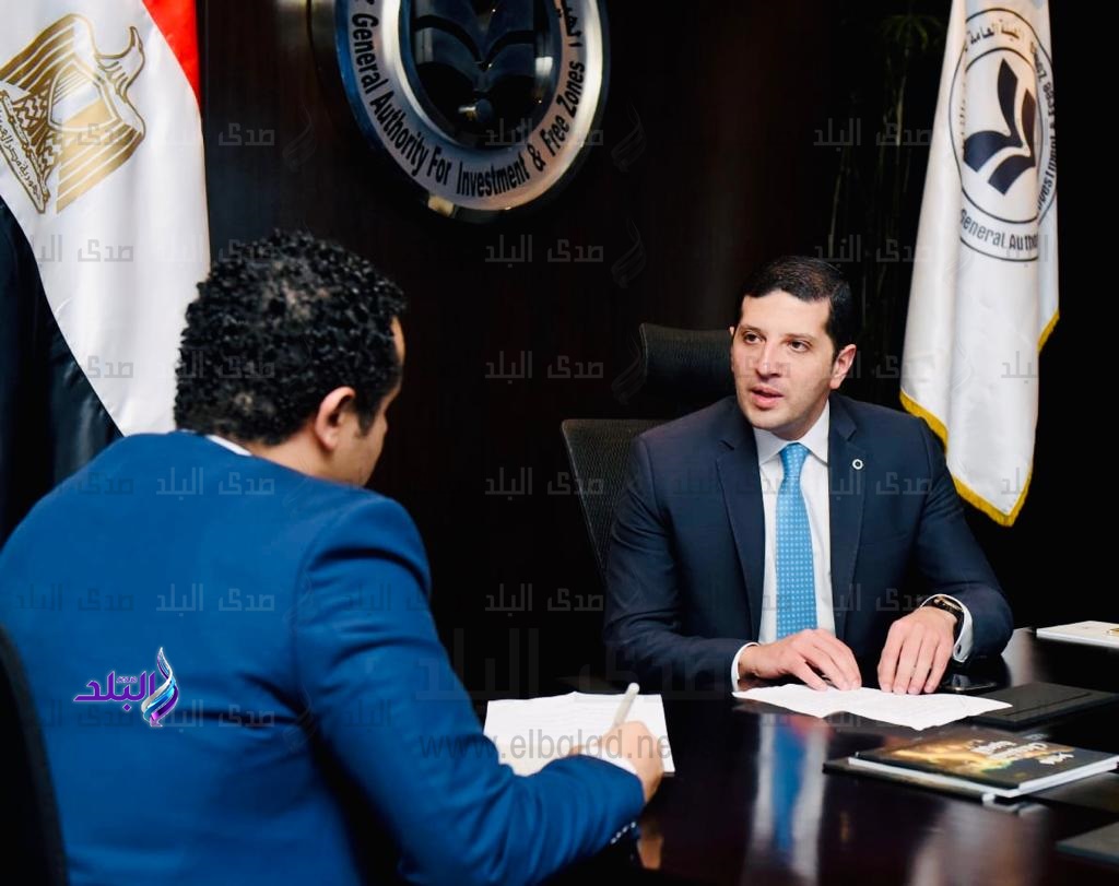 المستشار محمد عبد الوهاب مع محرر صدي البلد