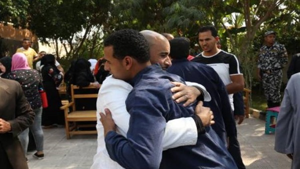 الافراج عن سجناء 