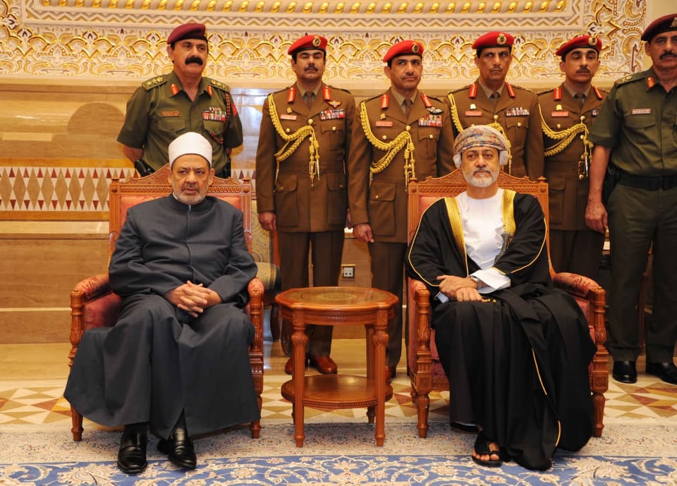 شيخ الأزهر يلتقي سلطان عمان ويعرب عن تعازيه في وفاة السلطان شيخ الأزهر يلتقي سلطان عمان ويعرب عن تعازيه في وفاة السلطان