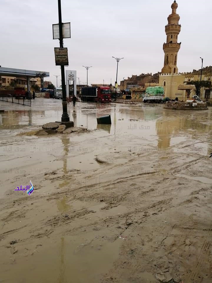 سقوط أمطار متوسطة بواحة سيوة
