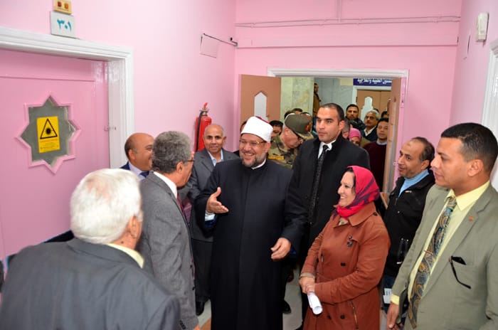 جمعة خلال افتتاحه المرحلة الثالثة من تطوير مستشفى الدعاة جمعة خلال افتتاحه المرحلة الثالثة من تطوير مستشفى الدعاة