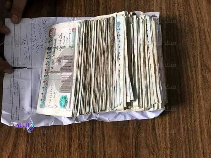 مسعف وسائق يعثران على مبلغ مسعف وسائق يعثران على مبلغ