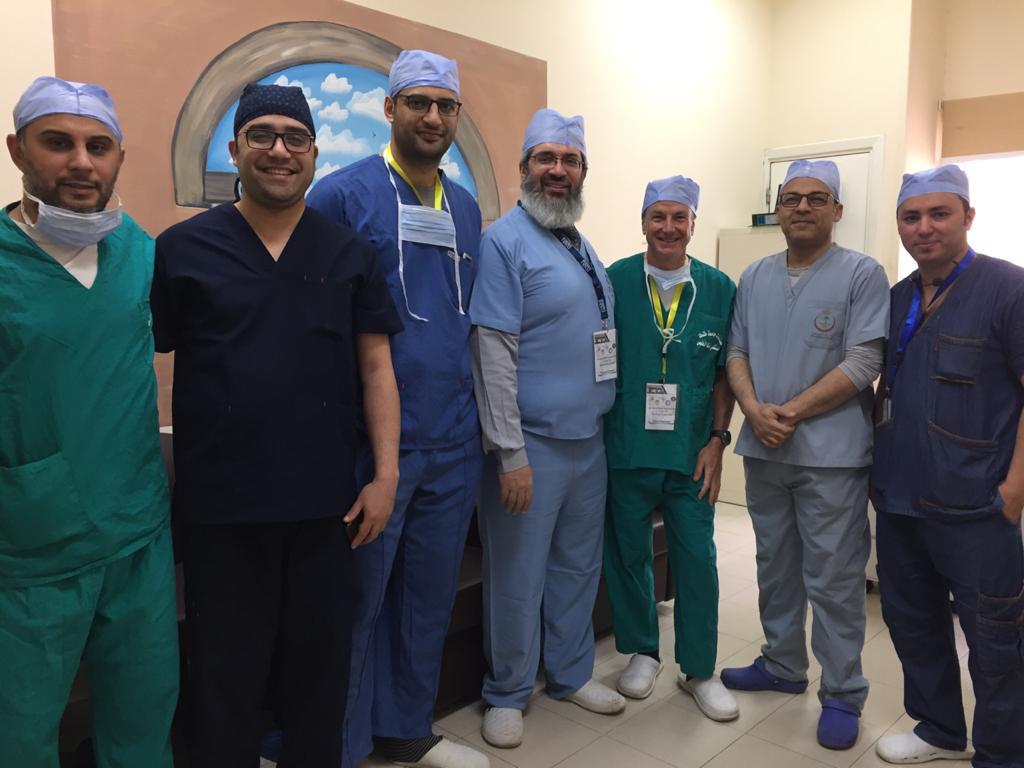 رئيس جامعة طنطا : - خبير إيطالي يجري ٨ جراحات لارتجاع المرىء