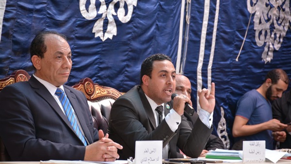 المهندس الجيولوجى محمد غريب أبو عميرة المهندس الجيولوجى محمد غريب أبو عميرة