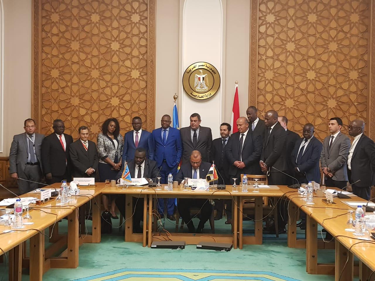 جانب من اللقاء جانب من اللقاء