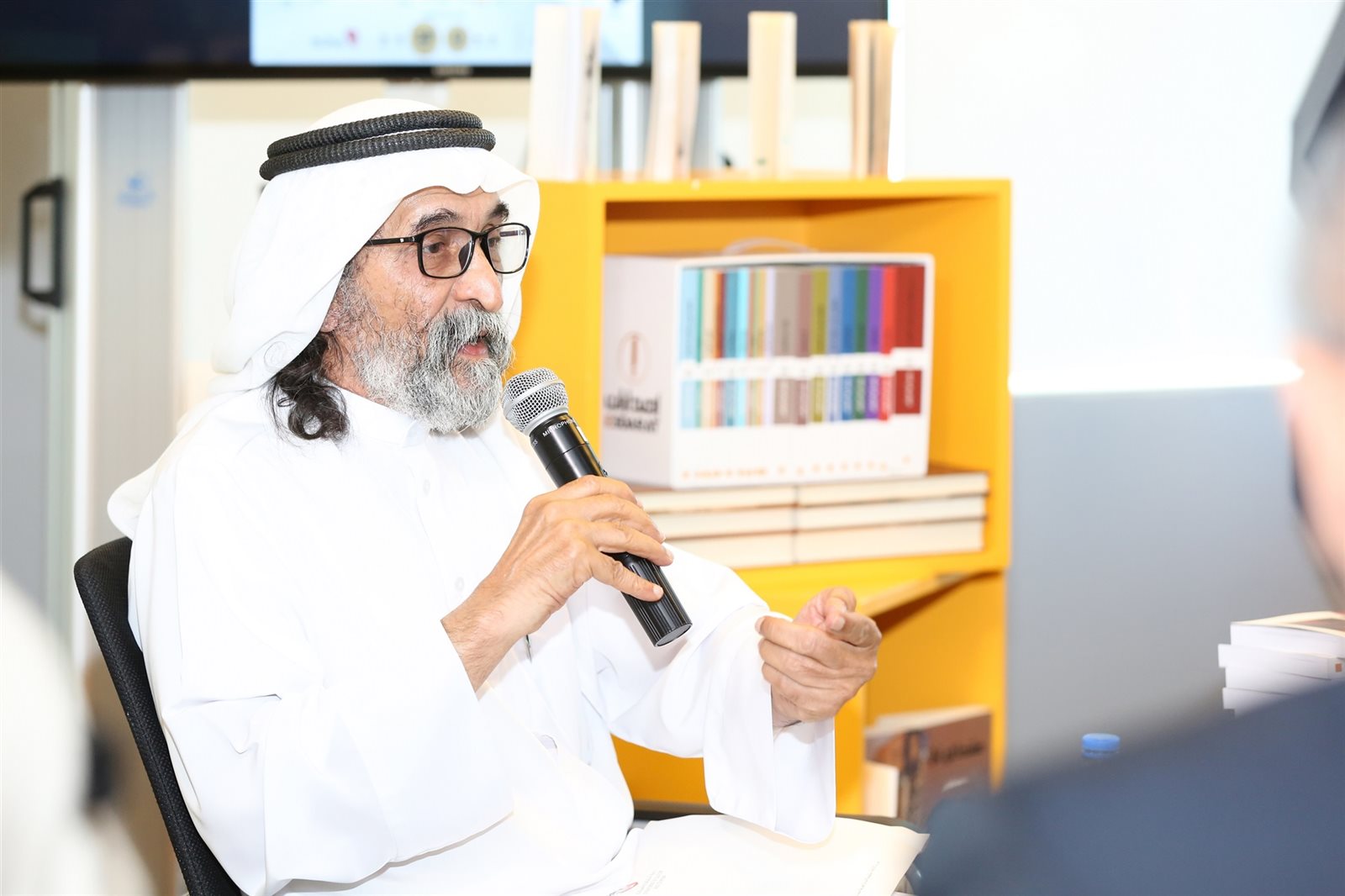 احتفاء إماراتي بشيخ الروائيين علي أبو الريش احتفاء إماراتي بشيخ الروائيين علي أبو الريش