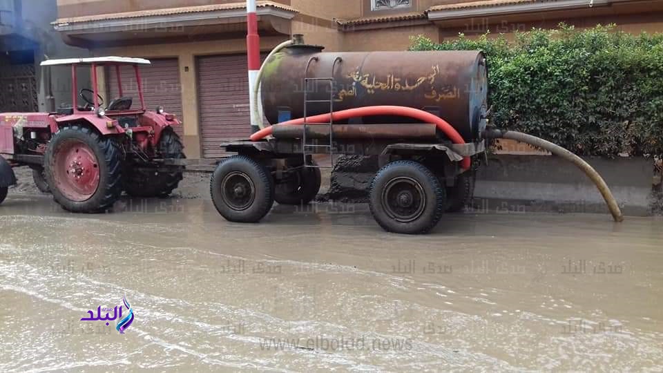 رفع مياه الأمطار من الشوارع بكفر الشيخ رفع مياه الأمطار من الشوارع بكفر الشيخ