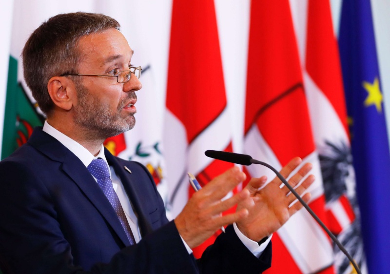 هيربرت كيكل رئيس الكتلة البرلمانية لحزب الحرية النمساوي هيربرت كيكل رئيس الكتلة البرلمانية لحزب الحرية النمساوي