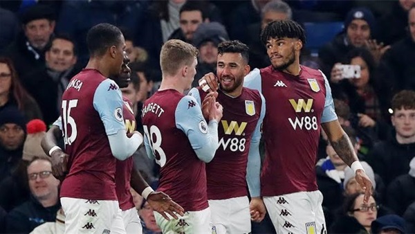 فريق أستون فيلا