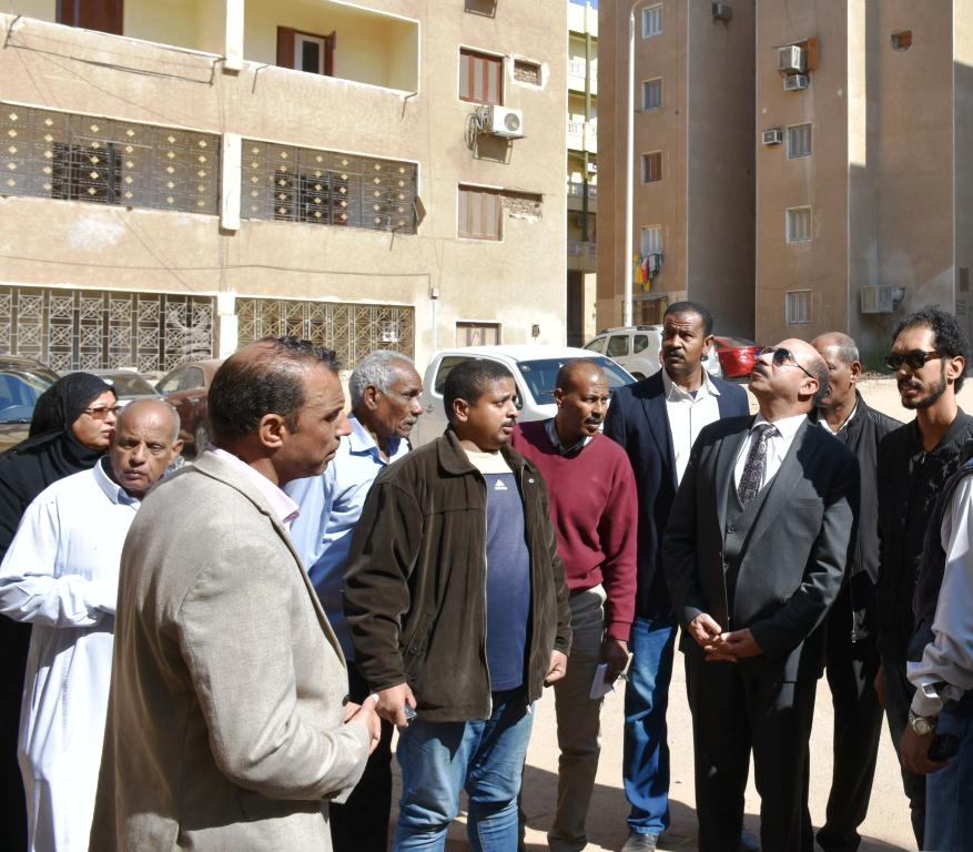 حافظ أسوان يوجه بحل مشكلة المياه الجوفية بحى العقاد حافظ أسوان يوجه بحل مشكلة المياه الجوفية بحى العقاد