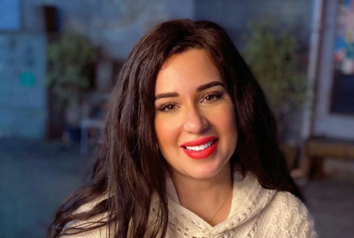 اسما شريف منير 