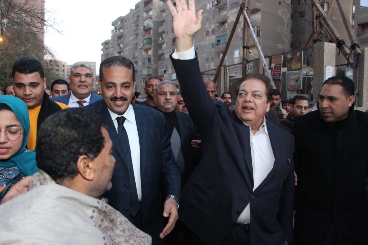 رجل الصناعة محمد أبو العينين أثناء جولته الانتخابية بالمنيب