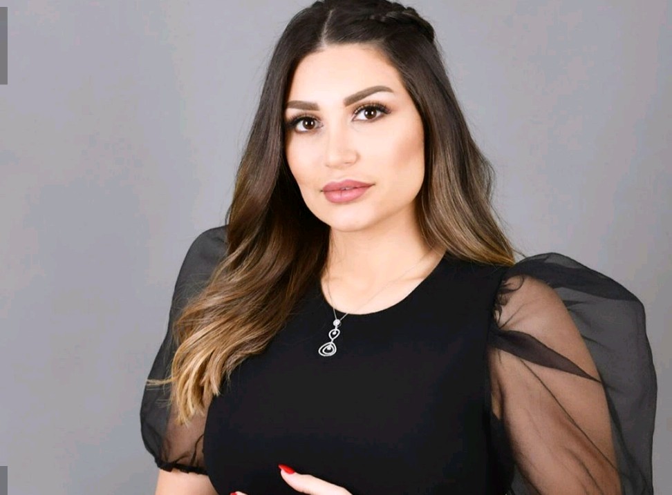 سارة نخلة