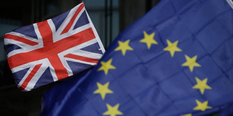 علما بريطانيا والاتحاد الأوروبي
