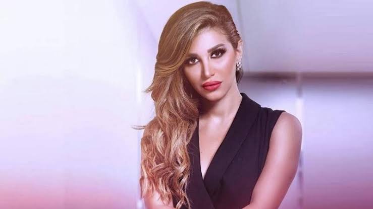 الفنانة سارة نخلة 