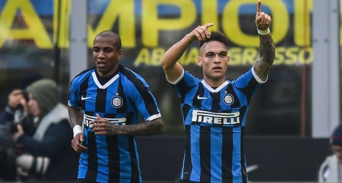 لاوتارو مارتينيز - أشلي يونج لاوتارو مارتينيز - أشلي يونج