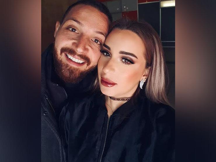 أسما شريف منير وزوجها