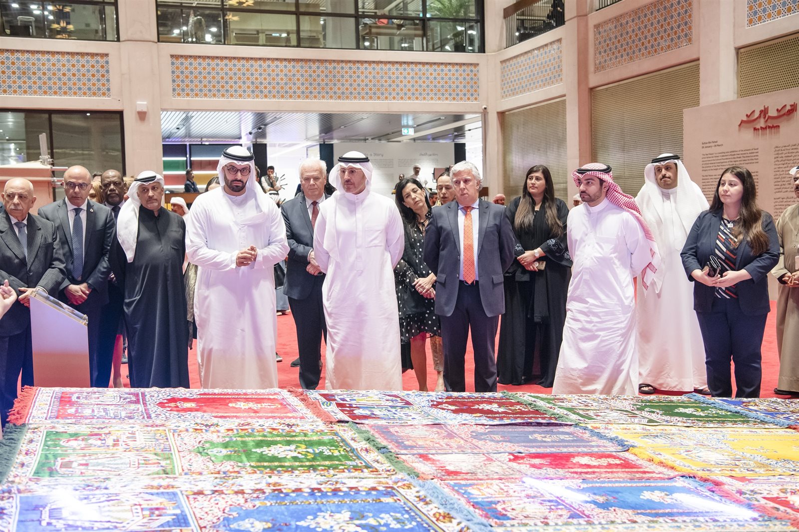 القصر الأحمر..  معرض فني للأمير سلطان بن فهد