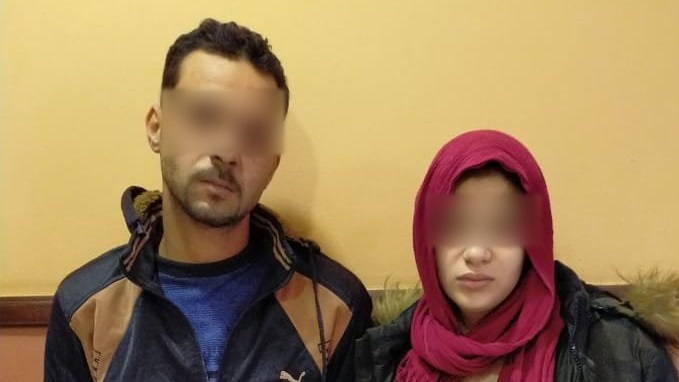 الفتاه وصديقها 