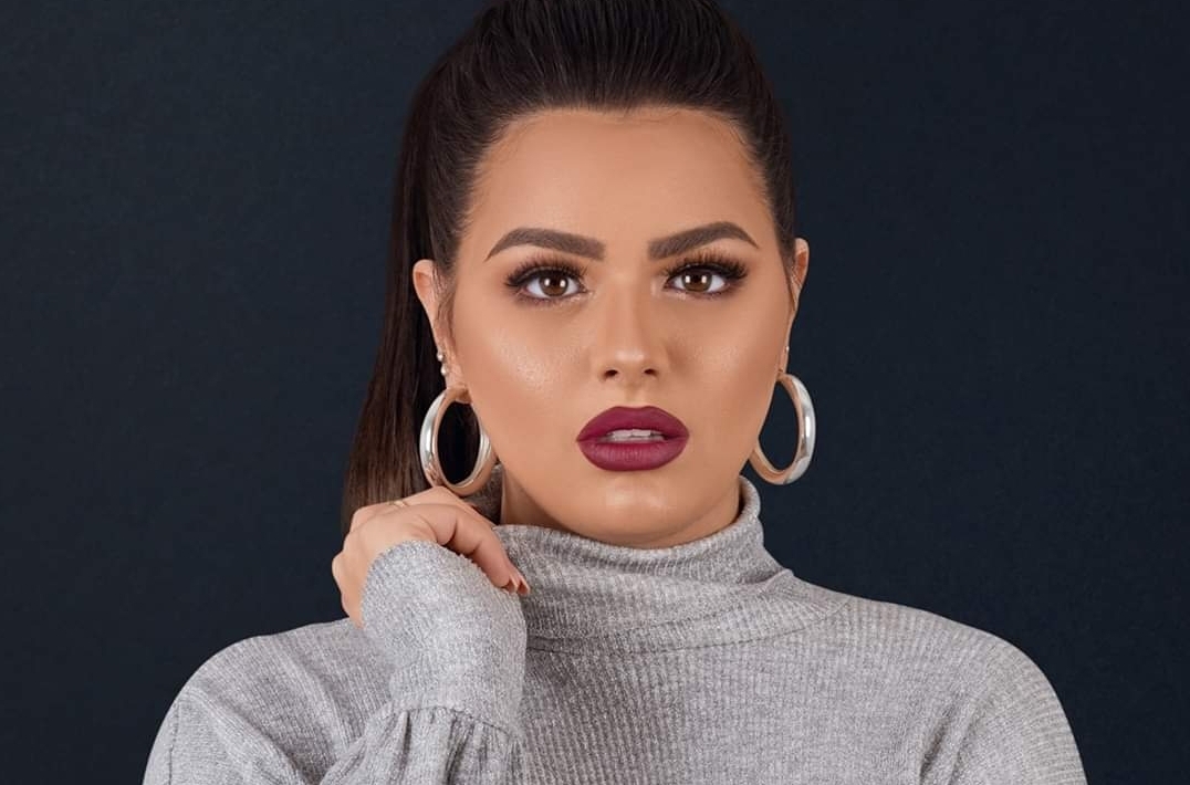 الفنانة هنادي مهني