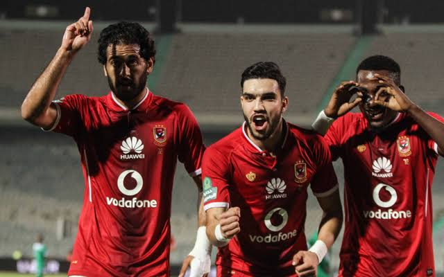وليد ازارو ومروان محسن وأجايي