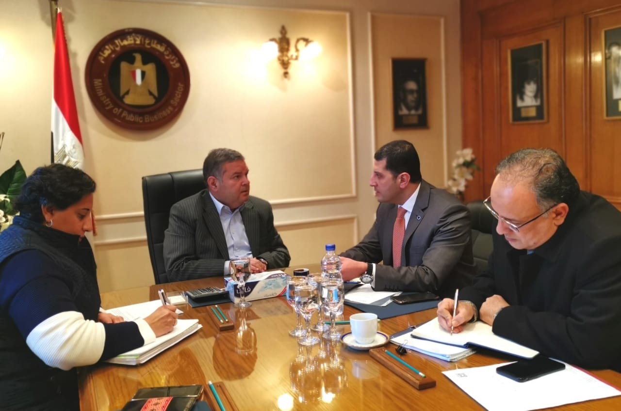 لقاء وزير قطاع الاعمال و رئيس هيئة الاستثمار 