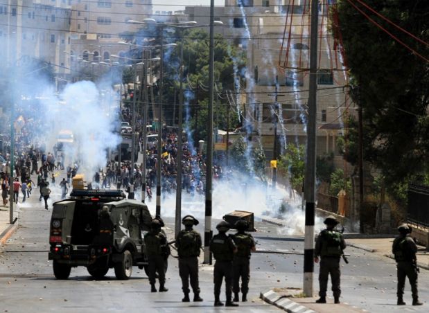 إصابة 51 فلسطينيا في اشتباكات مع قوات الاحتلال ببيت لحم